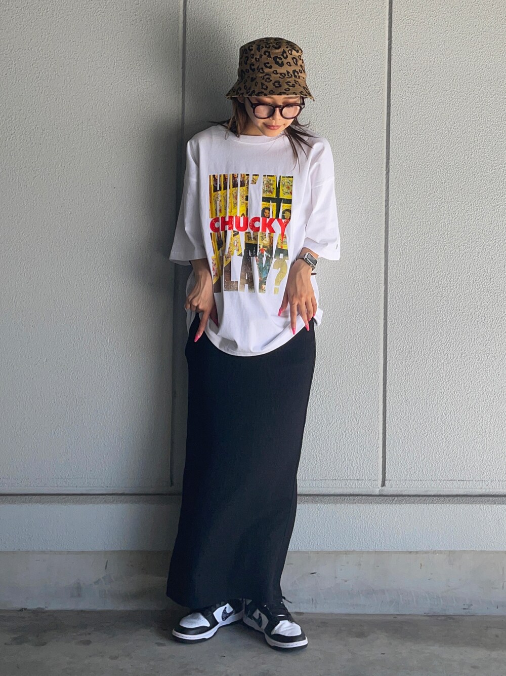 「白Tシャツ、プリントT、ロゴT、スカート、レオパード、休日スタイル、夏コーデ、タイトスカート、ボリューム袖、ストリート、ビッグシルエット」｜「Right-onのアイテム（トップス、ホワイト系）」を使った、Mikuriさん（レディース・160cm）の夏コーディネートの1枚目の写真