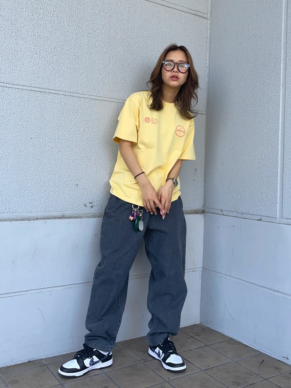 「ストリート、メンズライク、ロゴT、イエロー、デニム、サングラス、バルーンパンツ、ピンク、カラー×コーデ、ビッグシルエット、オーバーサイズ、デニムっていいよね」｜「みくりんのInsta💜💜のアイテム（その他、パープル系）」を使った、Mikuriさん（レディース・160cm）の夏コーディネートの1枚目の写真