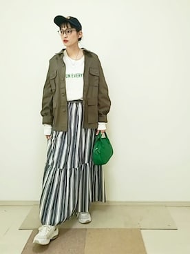「ティアードスカート」｜「アイテム（ミリタリージャケット）」を使った、ricky.yさん（レディース・158cm）の冬コーディネート