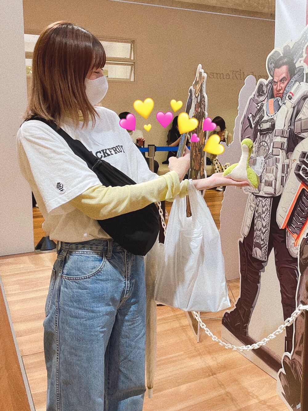 「デニムパンツ、白Tシャツ、シースルートップス、ユニクロ、UNIQLO」｜「UNIQLOのワイドフィットカーブジーンズ（丈長め82cm）（デニムパンツ、ブルー系）」を使った、もふさんさん（レディース・164cm）の夏コーディネートの1枚目の写真
