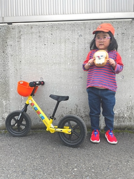 「MARKEY'S（マーキーズ）のアイテム（トップス、レッド系）」を使った、つぶあんさん（キッズ）の春コーディネート