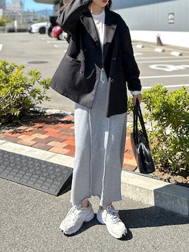 「アイテム（テーラードジャケット）」を使った、KASUMIさん（レディース・161cm）の秋コーディネート