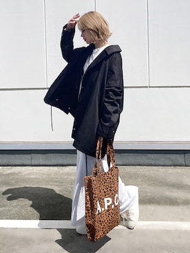 「ワンピース×スニーカー」｜「アイテム（その他アウター）」を使った、KASUMIさん（レディース・161cm）の秋コーディネート