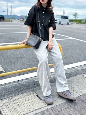 「アイテム（スウェットパンツ）」を使った、KASUMIさん（レディース・161cm）の春コーディネート