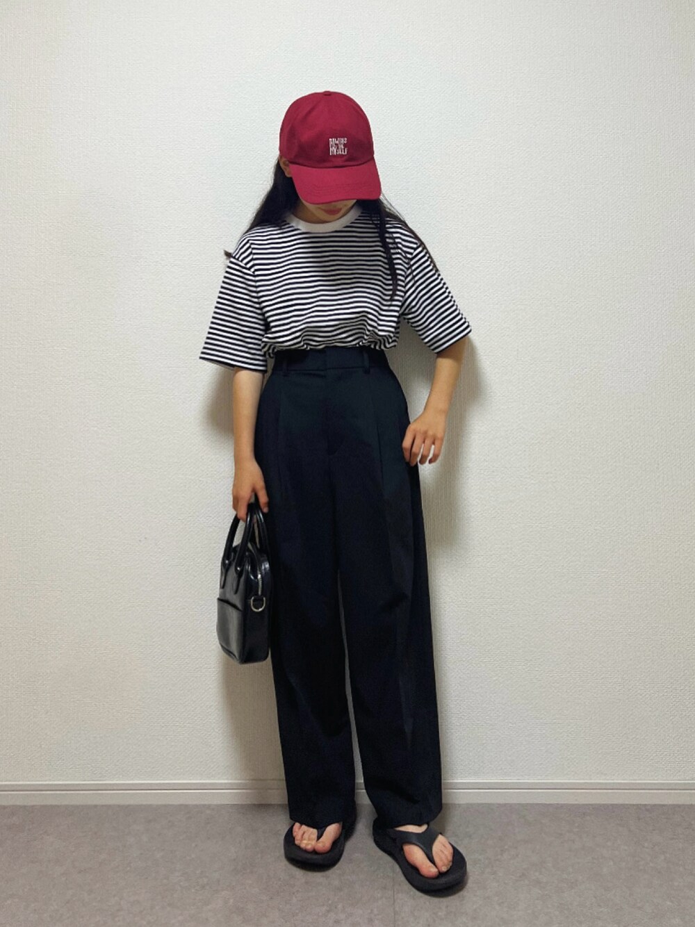 「夏コーデ、夏だ！Tシャツ着よう！、キッズコーデ、Tシャツ、ボーダー、プチプラ、キャップ、UNIQLO、ユニクロ、カジュアル、カジュアルコーデ、オトナカジュアル」｜「floristの【2WAY/3WAY】スクエア型レザータッチボストンバッグ/ショルダーバッグ（ボストンバッグ、ブラック系）」を使った、ɴɪᴄᴏ.ᴀʏᴀさん（キッズ・144cm）の夏コーディネートの1枚目の写真