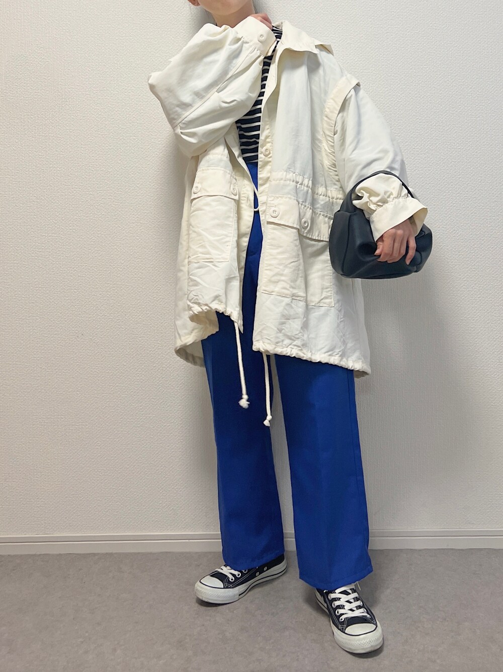 「春服デビュー宣言、春、低身長、ラクチンコーデ、ママコーデ、低身長女子、30代コーデ、カラーコーデ、カジュアルコーデ、シンプルコーデ、カラーパンツ、ラフ、forksy、PR」｜「forksy.の【forksy.】2wayナイロンボリュームスリーブスノーパーカー/ベスト（マウンテンパーカー、ホワイト系）」を使った、ɴɪᴄᴏ.ᴀʏᴀさん（レディース・149cm）の春コーディネートの1枚目の写真
