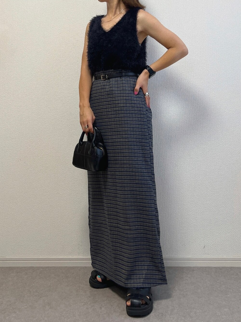 「シンプルスタイル、オトナ女子、キレイめカジュアル、秋冬コーデ、30代コーデ、骨格ウェーブ、秋先取りコーデ、スカート、チェック、低身長女子、もけもけ」｜「forksy.の【forksy.】トラックソール厚底グルカサンダル（サンダル、ホワイト系）」を使った、ɴɪᴄᴏ.ᴀʏᴀさん（レディース・149cm）の夏コーディネートの1枚目の写真