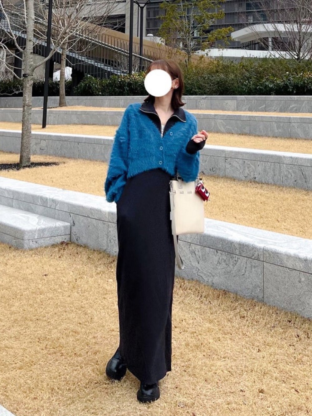 「しまむら、しまむらコーデ、シャギーニット、シャギー、ワンピース、ハーフジップ、カラーコーデ、ブルー、春めき満開コーデ、着回しコーデ、ラフコーデ、プチプラ、プチプラコーデ」｜「しまむらのアイテム（ニット/セーター、ブルー系）」を使った、minmin08_さん（レディース・158cm）の春コーディネートの1枚目の写真