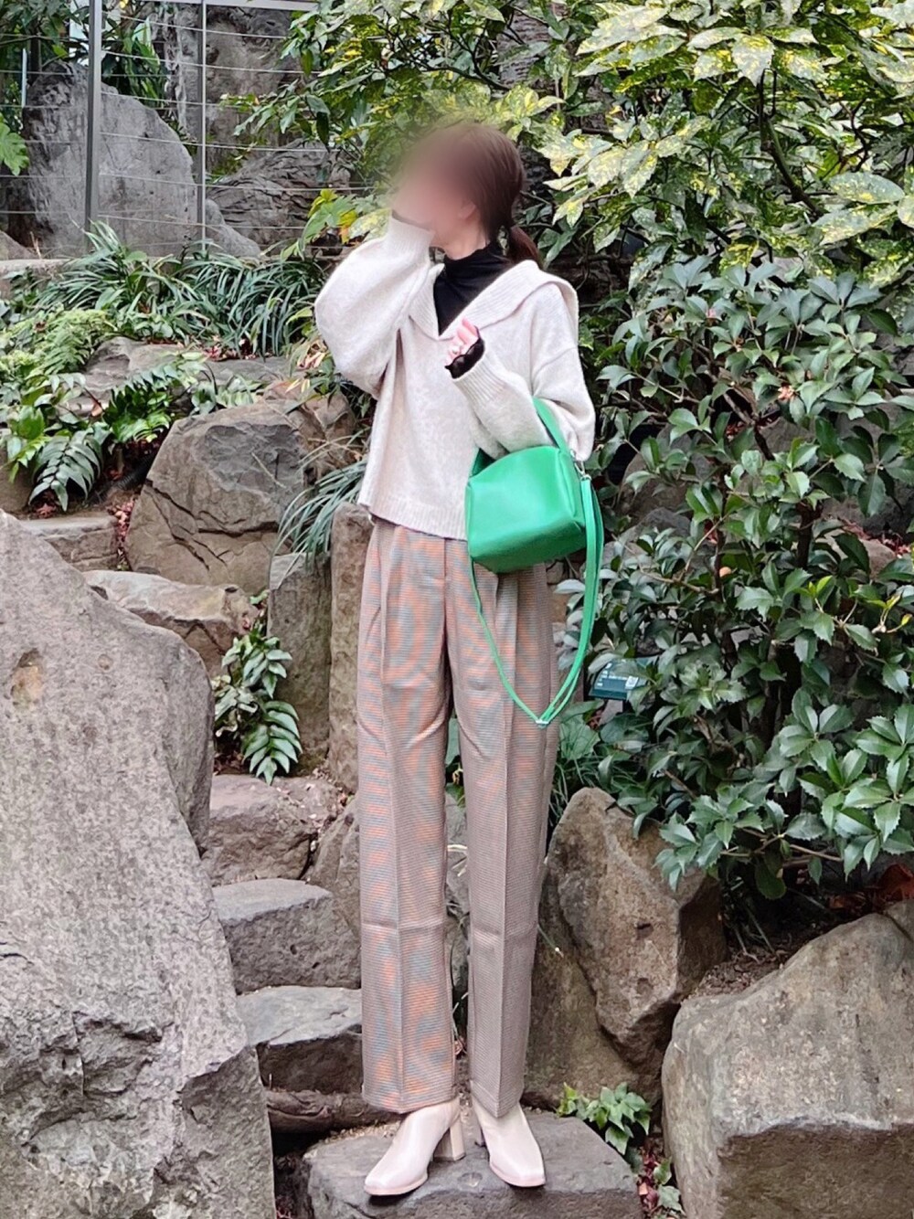 「しまむら、しまむらコーデ、しまパト、Avail、アベイル、グリーン、チェックパンツ、セーラーカラー、バニティバッグ、スクエアバッグ、シアートップス、プチプラ、プチプラコーデ、冬コーデ」｜「しまむらのアイテム（ニット/セーター、ベージュ系）」を使った、minmin08_さん（レディース・158cm）の冬コーディネートの1枚目の写真
