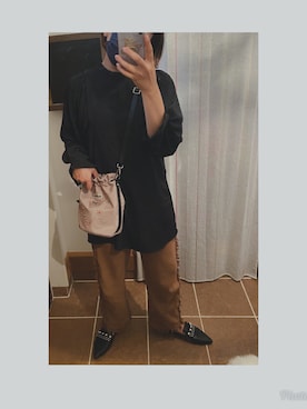 「Solace（ソレイス）のアイテム（パンツ）」を使った、HYOさん（レディース・166cm）の秋コーディネート