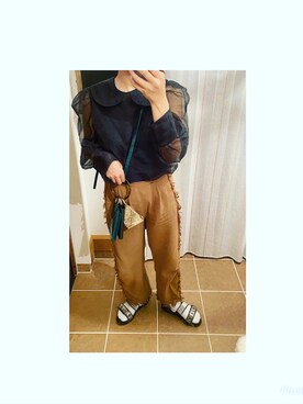 「Solace（ソレイス）のアイテム（パンツ）」を使った、HYOさん（レディース・166cm）の秋コーディネート
