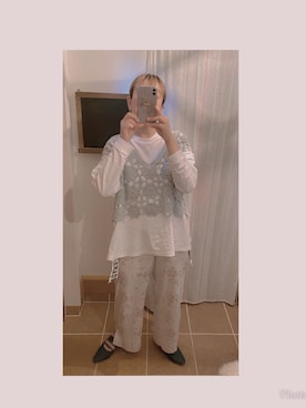「サテンパンツ」｜「アイテム（その他シューズ）」を使った、HYOさん（レディース・166cm）の春コーディネート