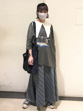 「Aラインスカート」｜「アイテム（スニーカー）」を使った、とりさん（レディース・165cm）の秋コーディネート