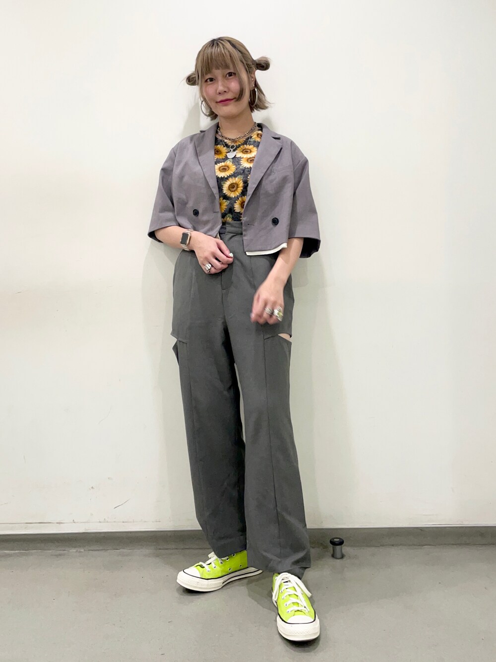 ジャケット/アウターを使った「ひまわり柄」の人気ファッション