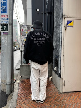 「ホワイトデニム」｜「アイテム（ブルゾン）」を使った、RIKUさん（メンズ・177cm）の冬コーディネート