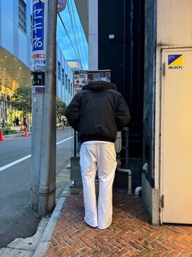 「AVIREX（アヴィレックス）のアイテム（ミリタリージャケット）」を使った、RIKUさん（メンズ・177cm）の秋コーディネート