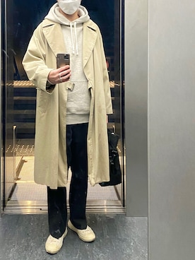 「COMOLI（コモリ）のアイテム（トレンチコート）」を使った、isohさん（メンズ・174cm）の冬コーディネート