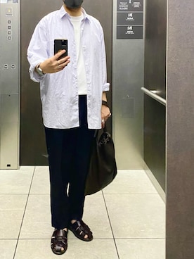 「COMOLI（コモリ）のアイテム（スラックス）」を使った、isohさん（メンズ・174cm）の夏コーディネート