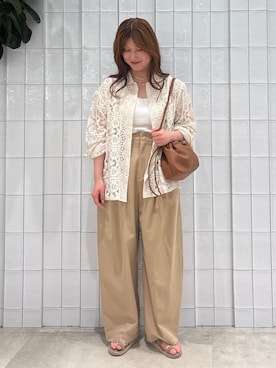 「B.C STOCK（ベーセーストック）の手洗い可 / セルロースチノサスペンダータックトラウザー（その他パンツ、ベージュ系）」を使った、Yuiさん（レディース）の春コーディネート