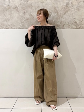 「plage（プラージュ）のparachute slax パンツ（その他パンツ、イエロー系）」を使った、杏さん（レディース）の春コーディネート
