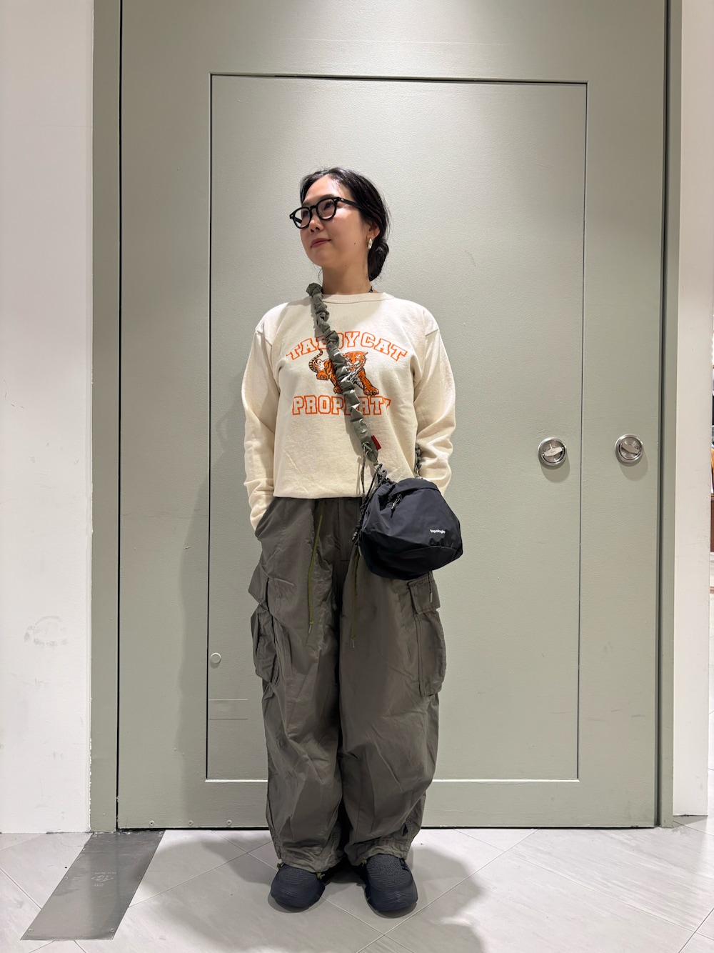 小林さんの「MIXTA/ミクスタ  TABBY24AW CREW NECK SWEAT SET IN　クルーネックスウェット（MIXTA）」を使ったコーディネートの1枚目の写真