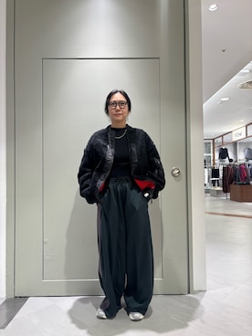 「アイテム（その他アウター、ブラック系）」を使った、小林さん（レディース・155cm）の秋コーディネート