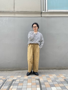 「秋先取りコーデ」｜「アイテム（チノパンツ）」を使った、小林さん（レディース・155cm）の秋コーディネート