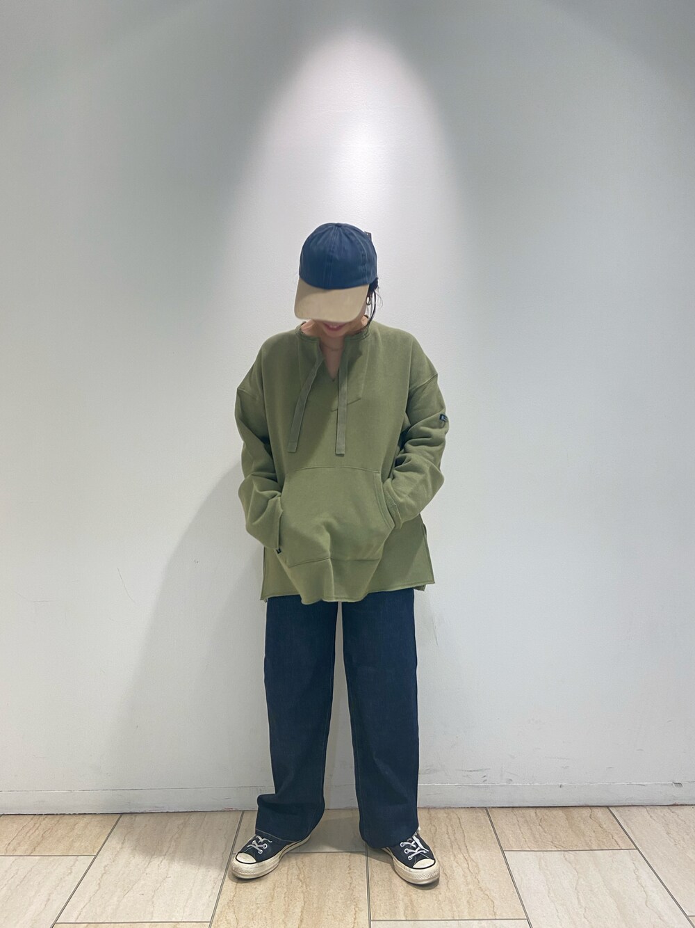 「春服みてみて、春色、大人コーデ、カジュアルコーデ、デニム、デニムコーデ、グリーン、キャップ、デニムパンツ、スウェット、BEAVER、BEAVER名古屋」｜「MANASTASHのMANASTASH/マナスタッシュ W's HEMP SWEAT BAJA P/O　ウィメンズ　ヘンプスウェット　バハプルオーバー（スウェット、グリーン系）」を使った、小林さん（レディース・155cm）の春コーディネートの1枚目の写真