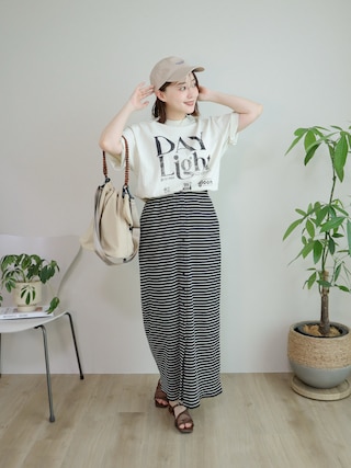 「andme（アンドミー）のピグメント加工ビッグロゴプリントTシャツ（Tシャツ/カットソー）」を使った、てらさん（レディース・163cm）の夏コーディネート
