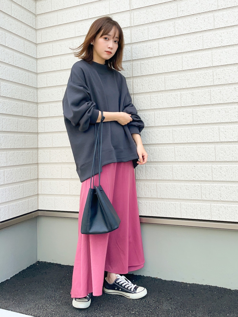 「カラースカート、大人カジュアル、マーメイドスカート、大人かわいい、秋コーデ、terawearemu、slowmelly」｜「terawear emuのアイテム（スウェット、グレー系）」を使った、てらさん（レディース・161cm）の秋コーディネートの1枚目の写真