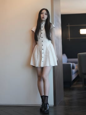 「Onitsuka Tiger（オニツカタイガー）のアイテム（シューズ、ブラック系）」を使った、Mizukiさん（レディース・165cm）の秋コーディネート