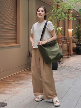 「VASIC（ヴァジック）のアイテム（トートバッグ）」を使った、Mizukiさん（レディース・165cm）の春コーディネート