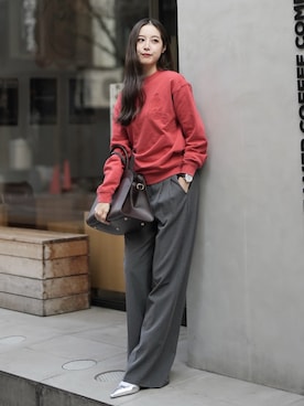 「Frame（フレーム）のアイテム（スウェット、レッド系）」を使った、Mizukiさん（レディース・165cm）の春コーディネート