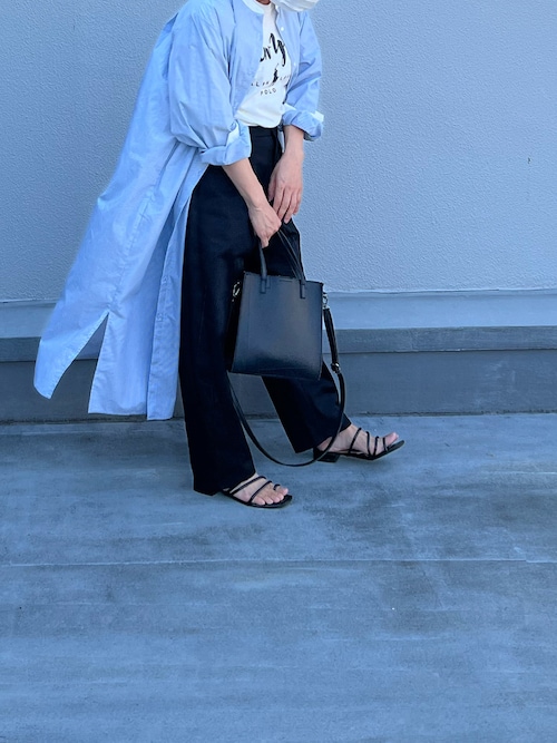 toeさんのショルダーバッグ「2wayスクエアショルダーバッグ(BONLECILL|ボンルシール)」を使ったコーディネート