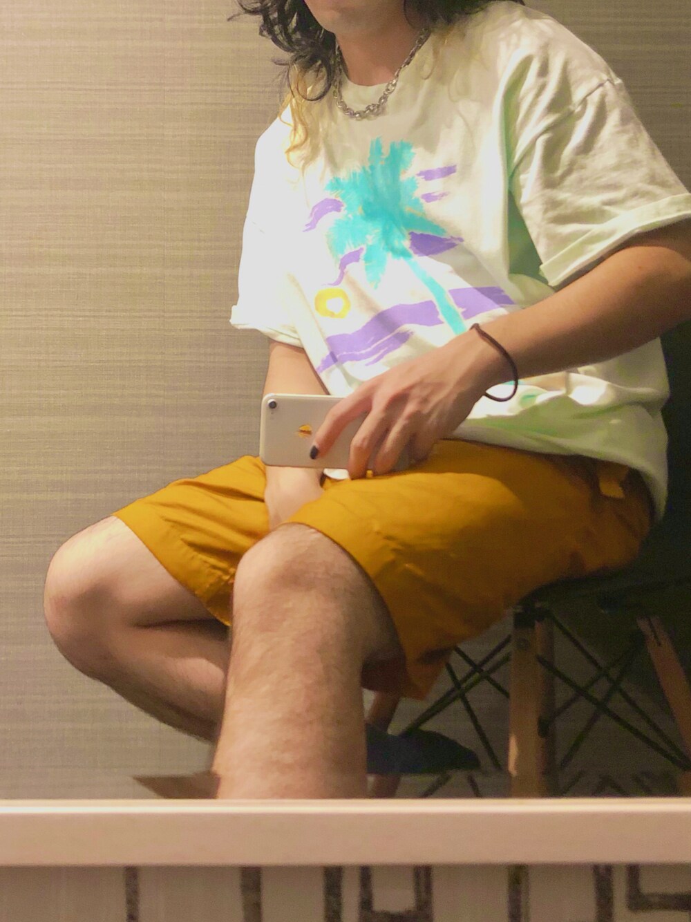 「ハーフパンツ、夏コーデ、オレンジ」｜「UNIQLOのリネンブレンドショートパンツ（その他パンツ、オレンジ系）」を使った、H2さん（メンズ・178cm）の冬コーディネートの1枚目の写真