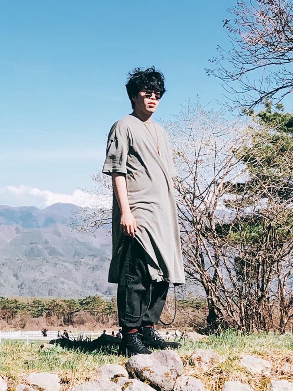 「メンズスカート、デニム、サルエルパンツ」｜「GUのアイテム（ワンピース/ドレス、グリーン系）」を使った、H2さん（メンズ・178cm）の冬コーディネートの1枚目の写真