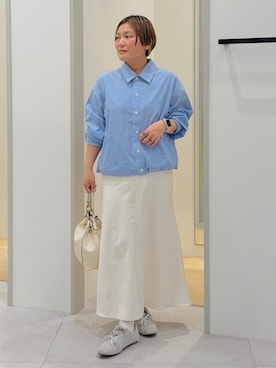 「THE SHOP TK （ザ ショップ ティーケー ）のサテンフレアスカート（スカート、ホワイト系）」を使った、タナさん（レディース・155cm）の春コーディネート