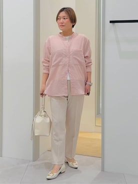 「THE SHOP TK （ザ ショップ ティーケー ）の【刻みネックですっきり見え】Wポケット金ボタンシャツ（シャツ/ブラウス、ピンク系）」を使った、タナさん（レディース・155cm）の春コーディネート