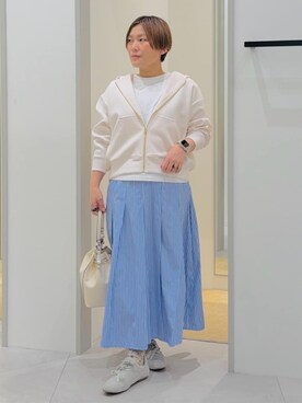 「THE SHOP TK （ザ ショップ ティーケー ）のダンボールジップパーカ（カーディガン/ボレロ、ホワイト系）」を使った、タナさん（レディース・155cm）の春コーディネート