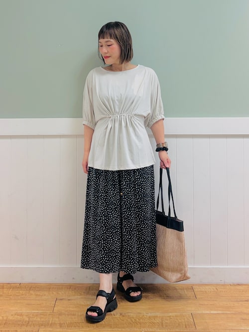 セール】【無理せずキレイ】ロングシーズン活躍 サテンフレア