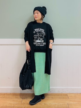 「SHOO・LA・RUE（シューラルー）のアイテム（ニットキャップ/ビーニー）」を使った、タナさん（レディース・155cm）の冬コーディネート