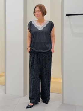 「THE SHOP TK （ザ ショップ ティーケー ）のほんのりきらめく レース切り替え スパークシアーニット（ニット/セーター、ブラック系）」を使った、タナさん（レディース・155cm）の夏コーディネート