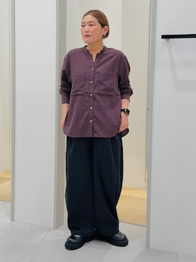 「THE SHOP TK （ザ ショップ ティーケー ）の【刻みネックですっきり見え】Wポケット金ボタンシャツ（シャツ/ブラウス、ブラウン系）」を使った、タナさん（レディース・155cm）の秋コーディネート