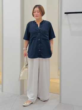 「THE SHOP TK （ザ ショップ ティーケー ）の【M-XL/さりげなく二の腕カバー】5分袖Wポケットシャツ（衬衫、ブルー系）」を使った、タナさん（レディース・155cm）の夏コーディネート