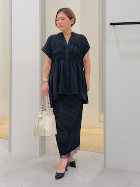 「THE SHOP TK （ザ ショップ ティーケー ）の【夏に嬉しい機能つき】ひんやりさらさら シャーリングブラウス（シャツ/ブラウス、ブラック系）」を使った、タナさん（レディース・155cm）の夏コーディネート