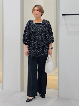 「THE SHOP TK （ザ ショップ ティーケー ）の花柄楊柳シャーリングブラウス（シャツ/ブラウス、ブラック系）」を使った、タナさん（レディース・155cm）の春コーディネート