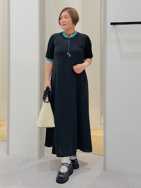 「THE SHOP TK （ザ ショップ ティーケー ）の【ひんやり／防しわ／吸水速乾／UV】美しさを1日中キープ ノースリーブフレアワンピース（ワンピース、ブラック系）」を使った、タナさん（レディース・155cm）の夏コーディネート