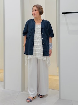 「THE SHOP TK （ザ ショップ ティーケー ）の【M-XL/さりげなく二の腕カバー】5分袖Wポケットシャツ（シャツ/ブラウス、ブルー系）」を使った、タナさん（レディース・155cm）の夏コーディネート