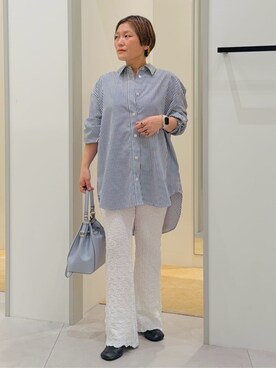 「THE SHOP TK （ザ ショップ ティーケー ）のゆったりシルエットで体型カバー ロングシャツ（シャツ/ブラウス、ブルー系）」を使った、タナさん（レディース・155cm）の春コーディネート