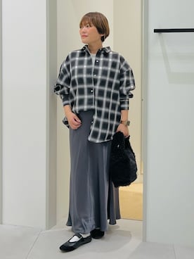 「アイテム（トートバッグ、ブラック系）」を使った、タナさん（レディース・155cm）の秋コーディネート